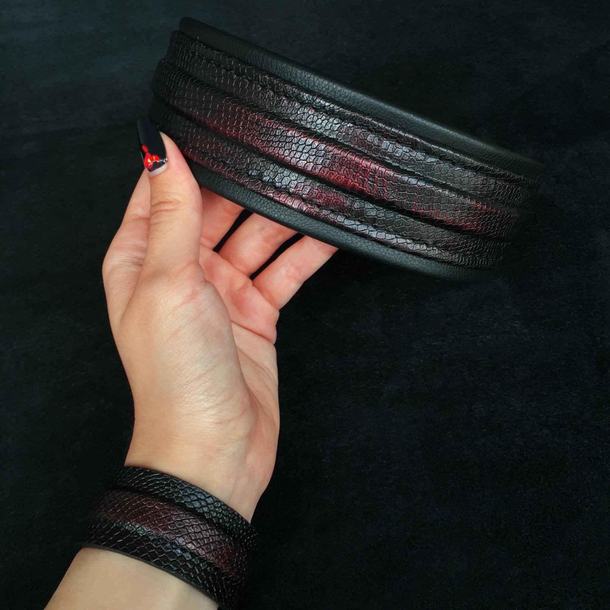 The ''Cobra'' bracelet by BESTIA